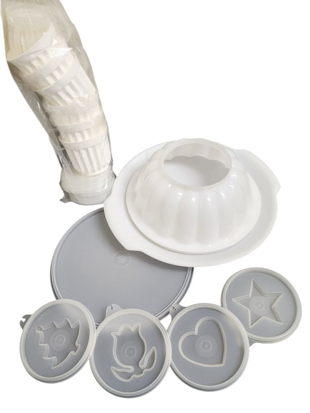 Tupperware Jello Mold Set With Lid & Assorted Shapes 6 individual jello molds